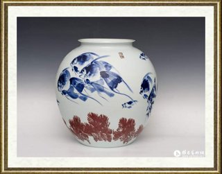 陈葆棣_青花釉里红《神仙鱼》瓶
