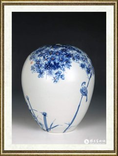 吴锦川_青花球瓶-小鸟