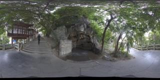 叠彩山木龙洞_全景