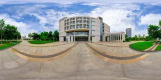 江苏商贸职业技术学院_实验楼门口.jpeg